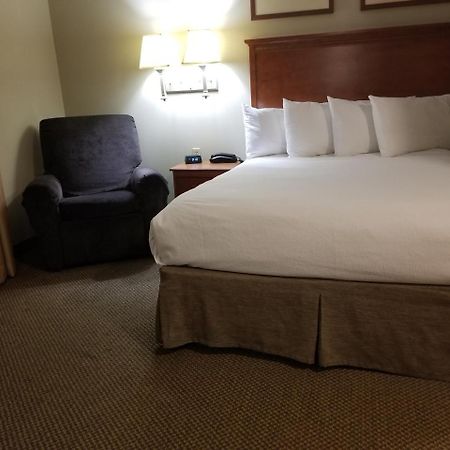 First Inn Suites Germantown Exteriör bild